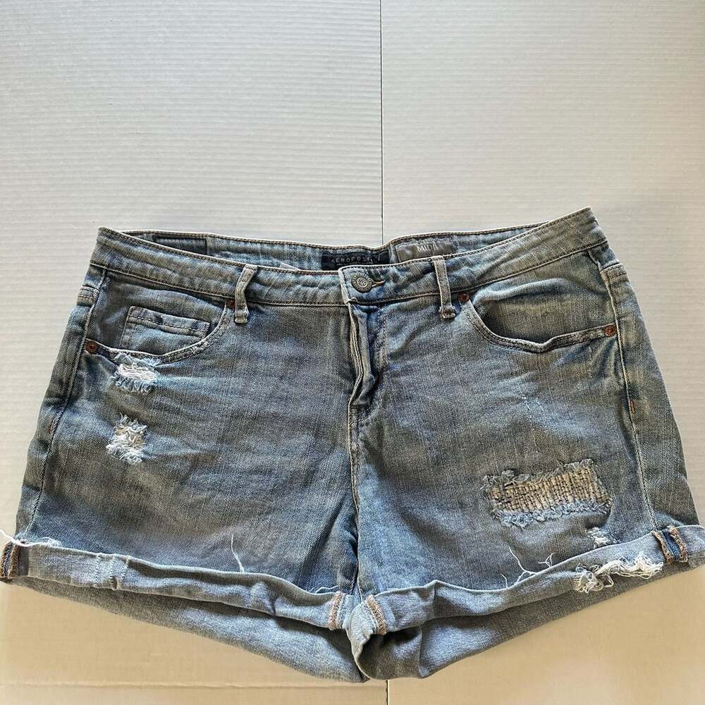 Aeropostale Women's Light Wash Distressed Cuffed Midi Denim Shorts Size 12